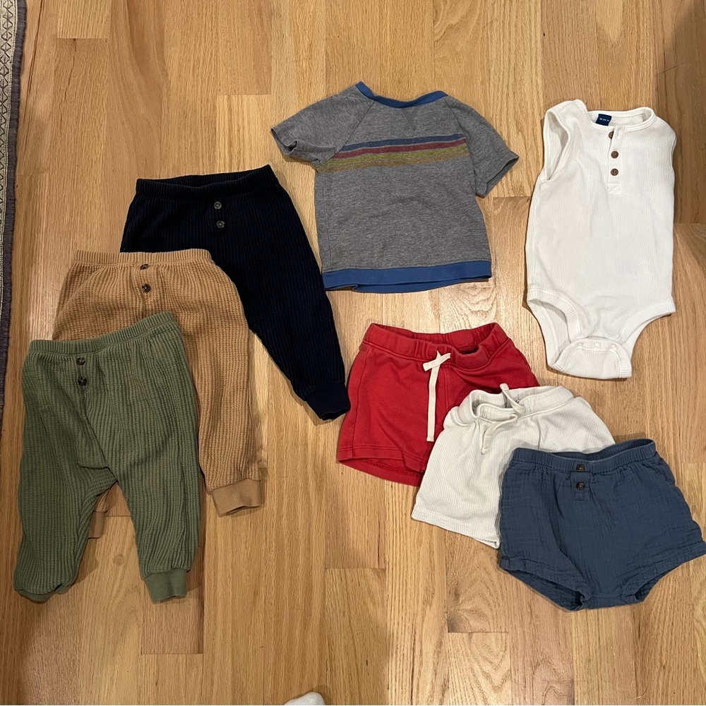 Old Navy 12-18 months boy lot